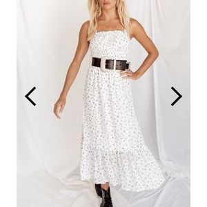 HP🎉 12th Tribe || Floral Midi Dress